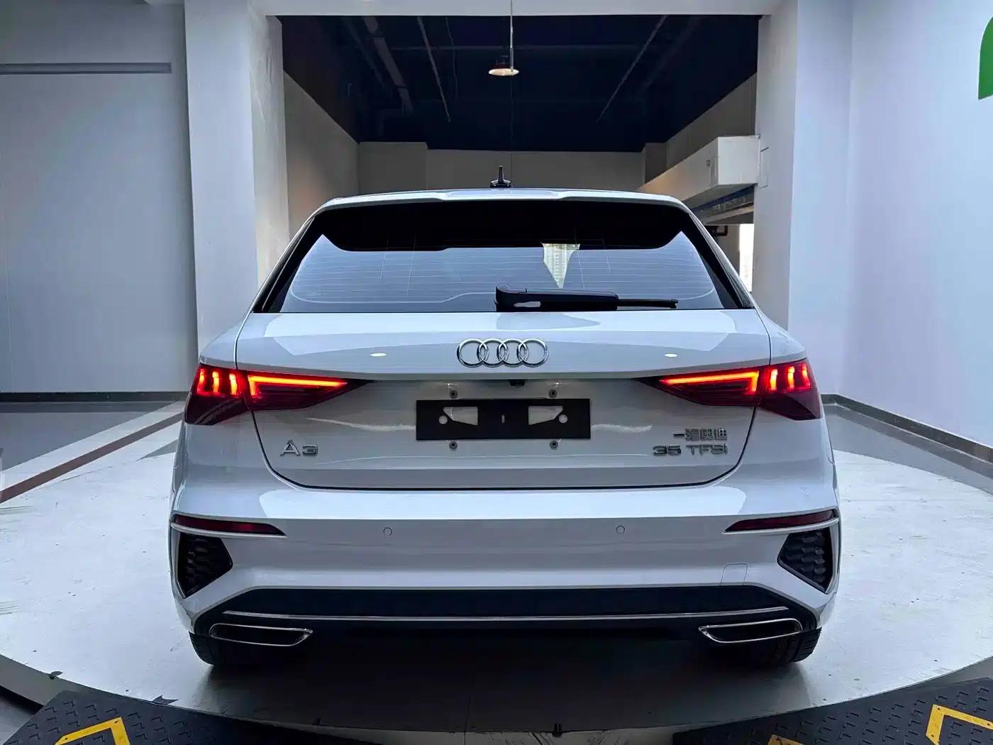 Audi A3 2023 Sportback 35 TFSI Luxury Sport — миниатюра 5