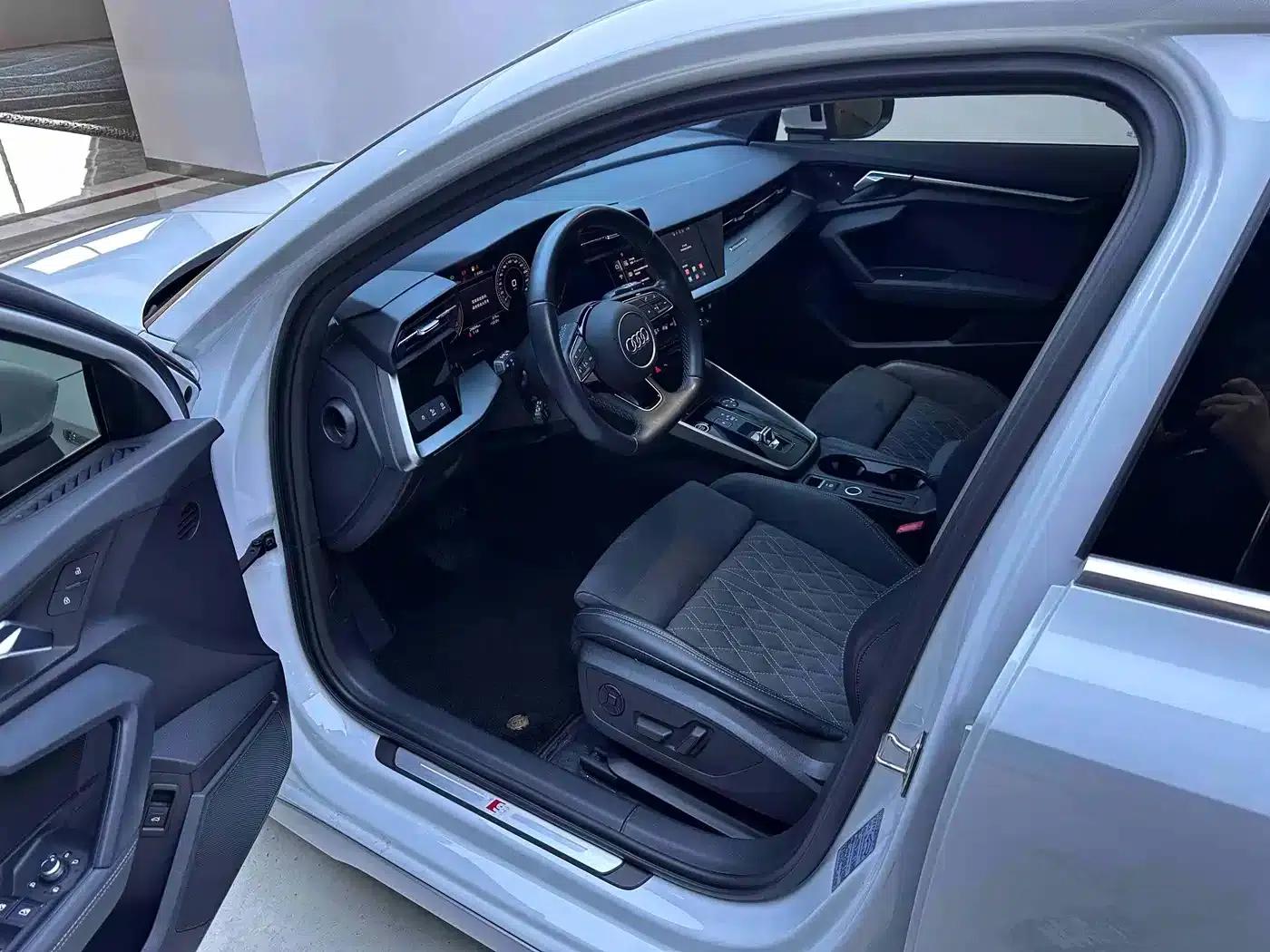 Audi A3 2023 Sportback 35 TFSI Luxury Sport — миниатюра 9