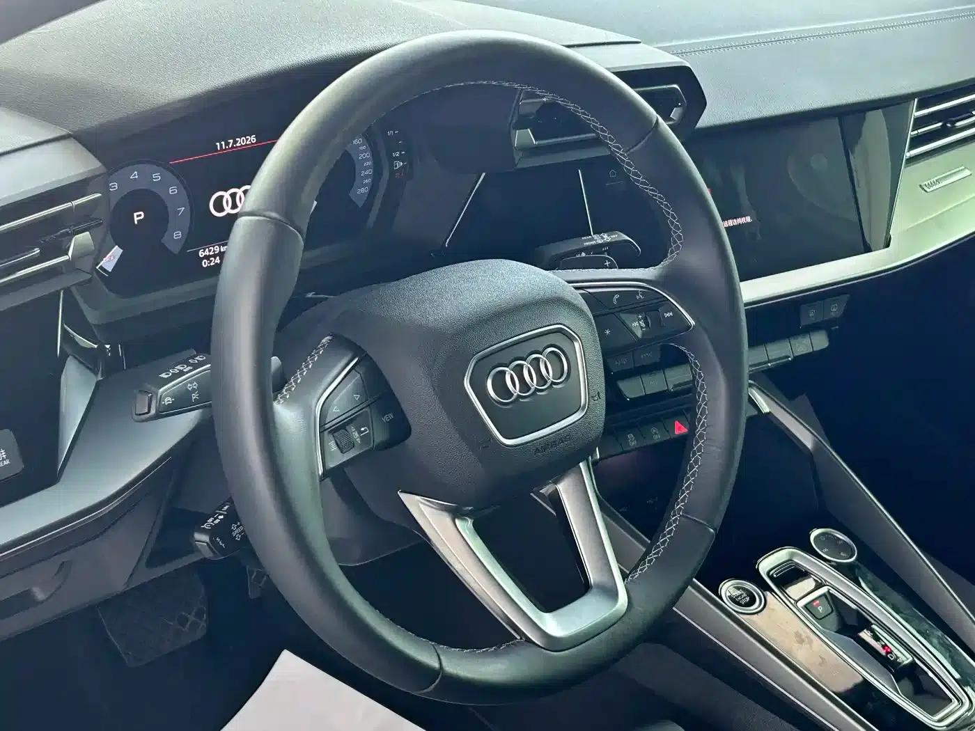 Audi A3 2025 Sportback 35TFSI Flying Spur Luxury Edition — миниатюра 8