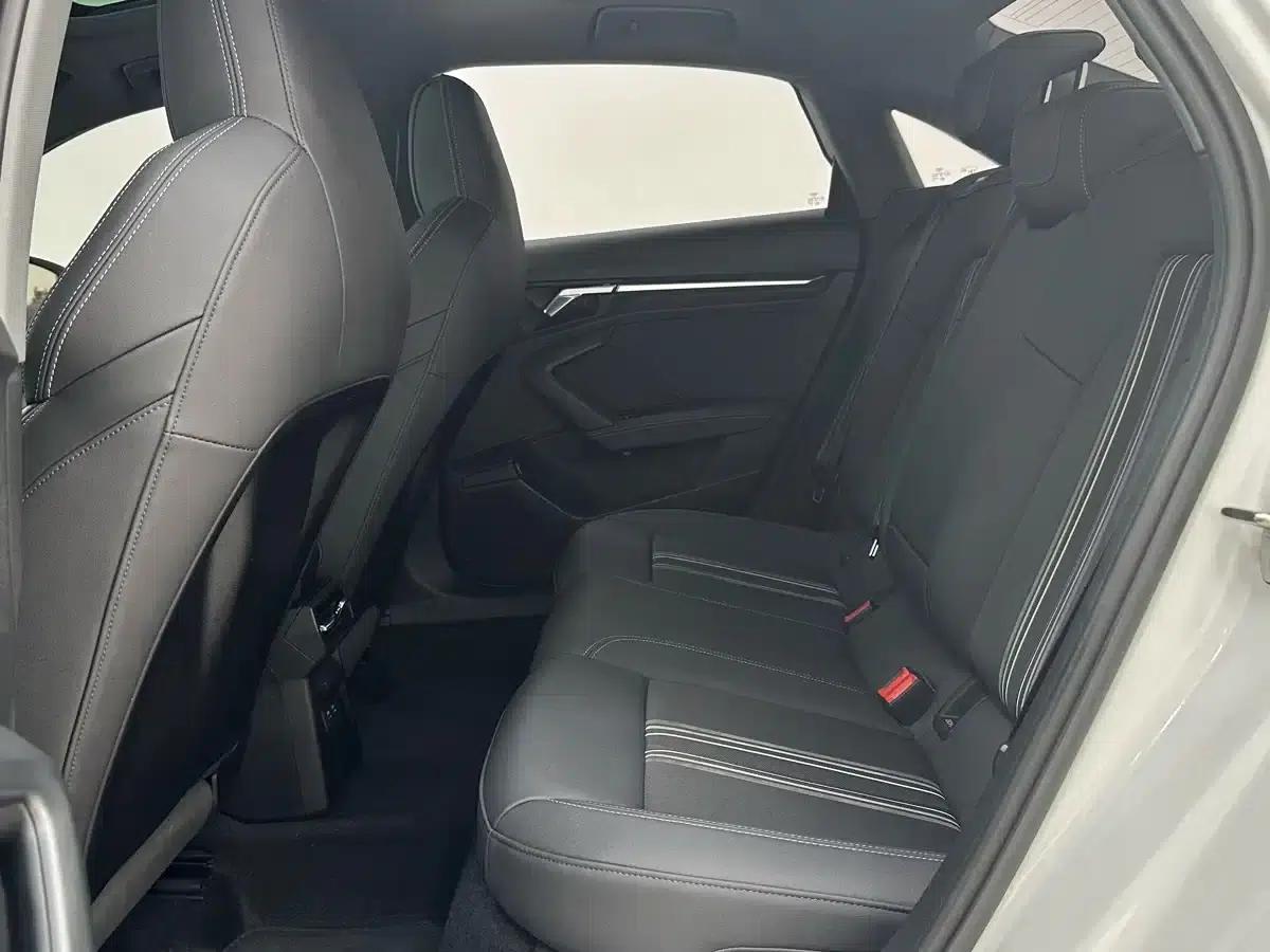 Audi A3 2023 Facelift A3L Limousine 35 TFSI Fashionable Elegant Model — миниатюра 8