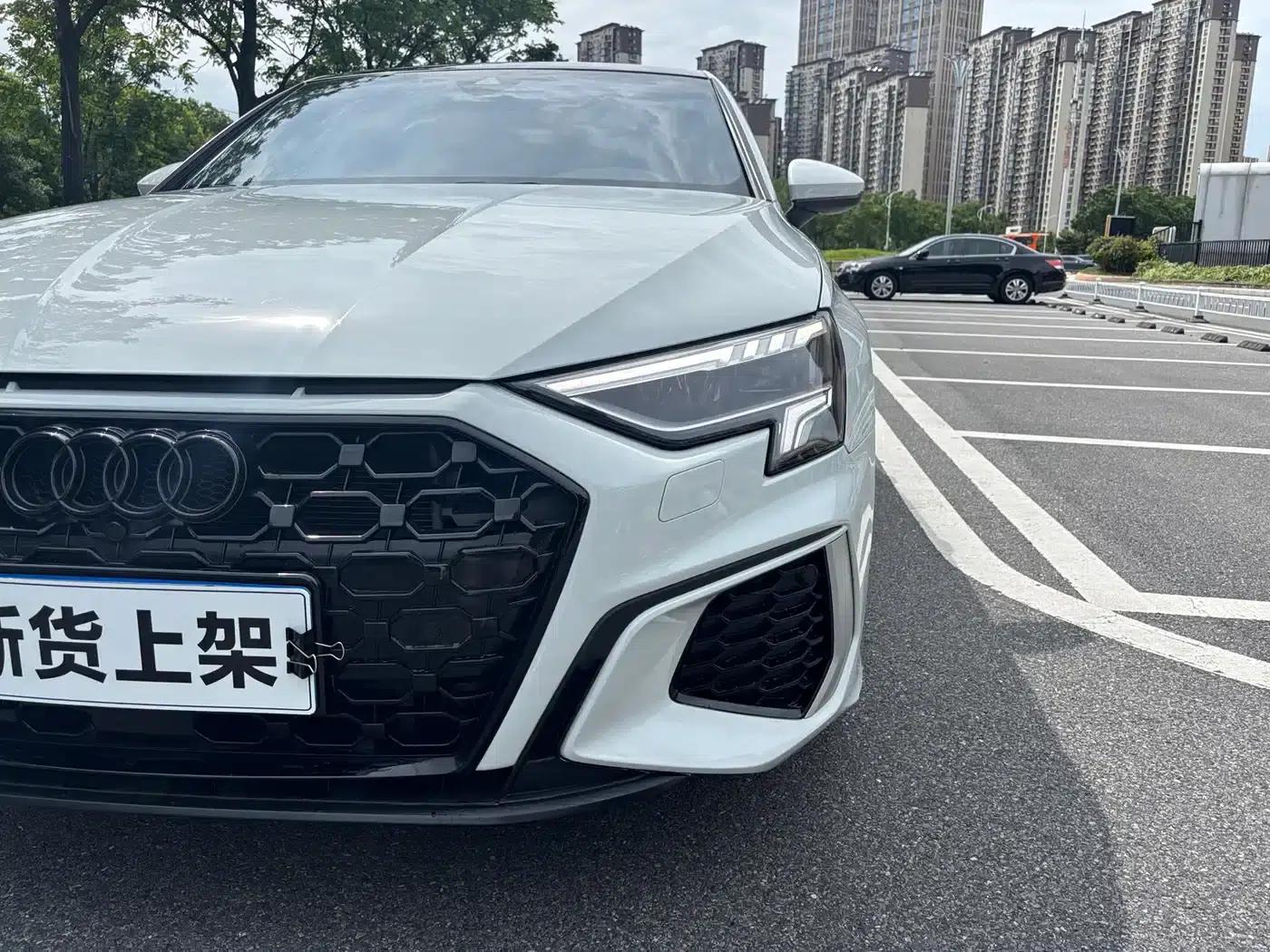 Audi A3 2023 Facelift Sportback 35 TFSI Luxury Sport — миниатюра 4
