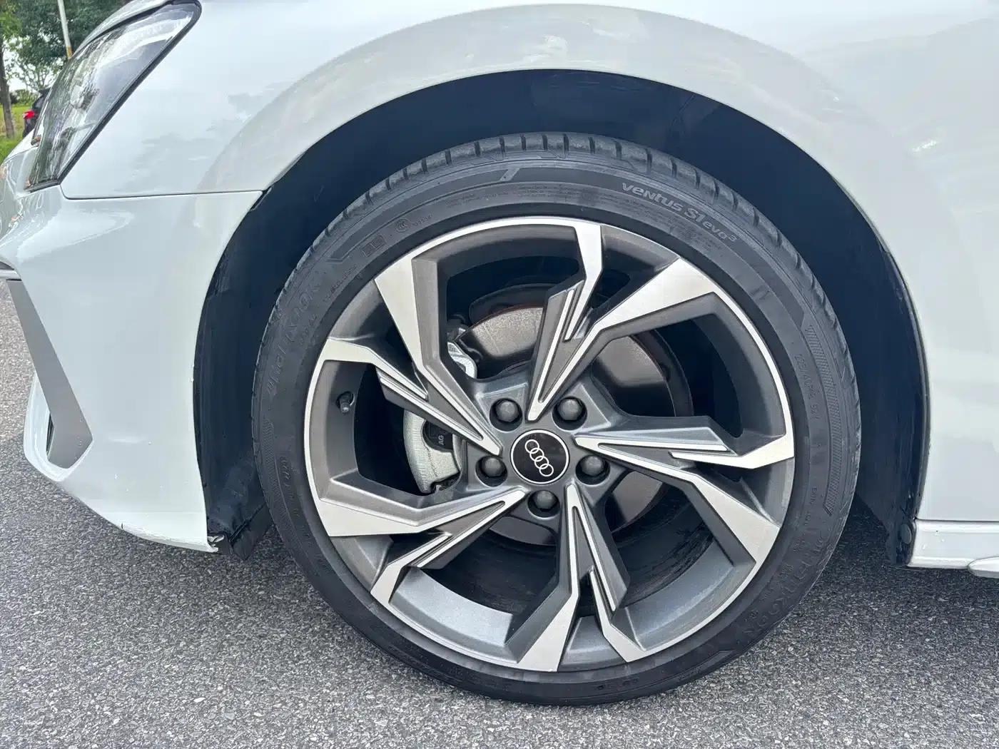 Audi A3 2023 Facelift Sportback 35 TFSI Luxury Sport — миниатюра 5