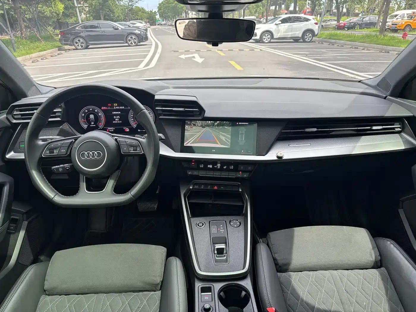 Audi A3 2023 Facelift Sportback 35 TFSI Luxury Sport — миниатюра 10