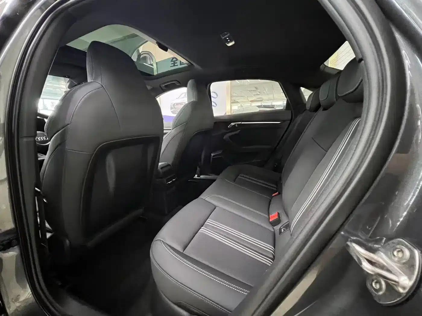 Audi A3 2023 Facelift A3L Limousine 35 TFSI Sporty Edition — миниатюра 7