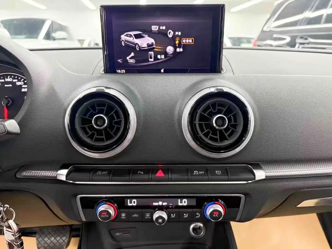 Audi A3 2019 Limousine 35 TFSI Fashion Edition (National V Emission Standard) — миниатюра 18