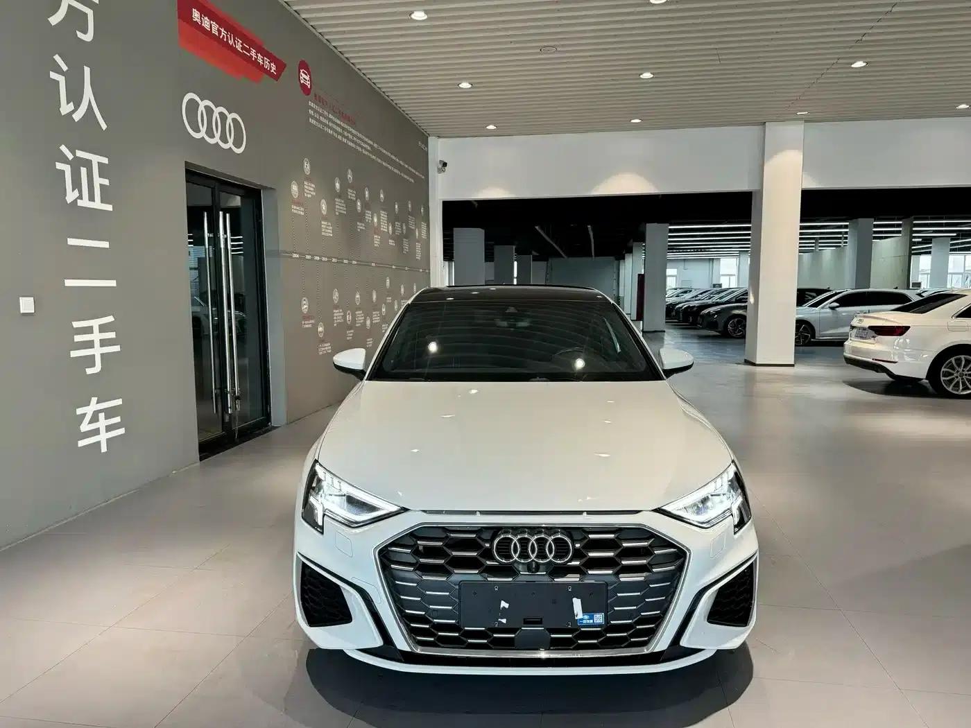 Audi A3 2022 Sportback 35 TFSI Fashion Sport — миниатюра 1