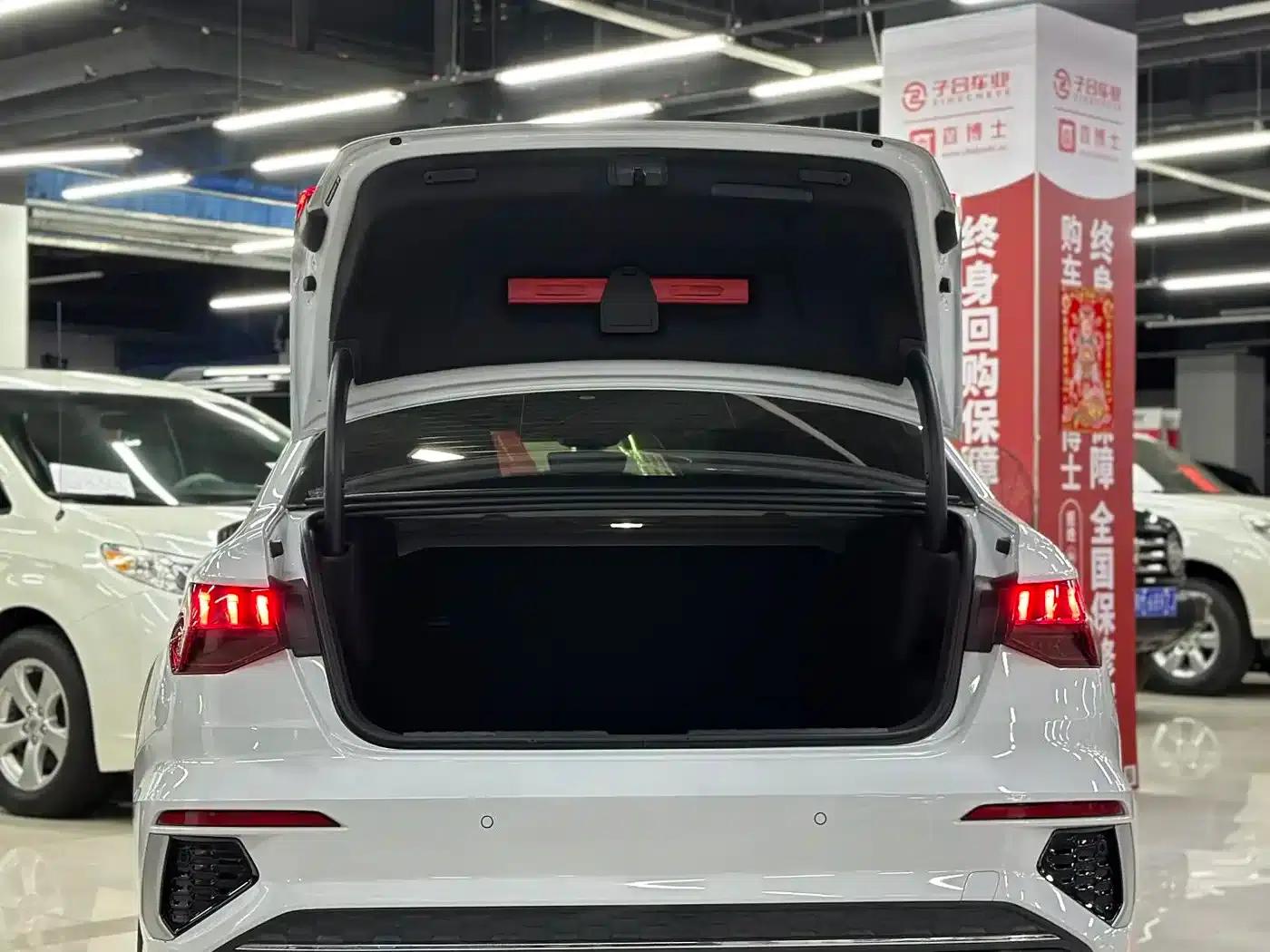 Audi A3 2023 Facelift A3L Limousine 35 TFSI Sporty Edition — миниатюра 13