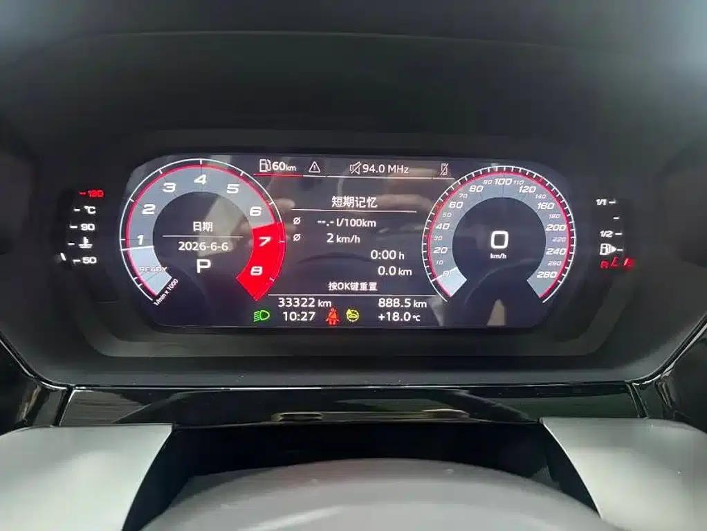 Audi A3 2023 Facelift Sportback 35 TFSI Fashion Sporty Model — миниатюра 11
