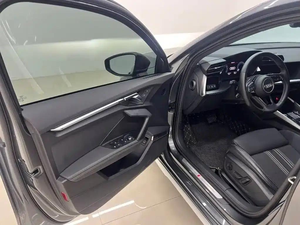Audi A3 2023 Facelift Sportback 35 TFSI Fashion Sporty Model — миниатюра 9
