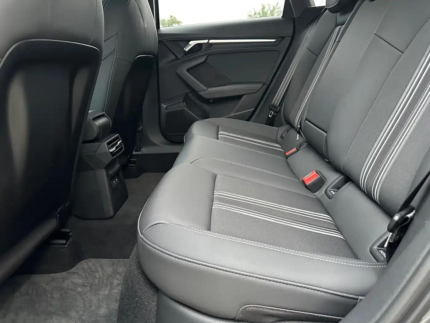 Audi A3 2023 Facelift Sportback 35 TFSI Fashion Sporty Model — миниатюра 11