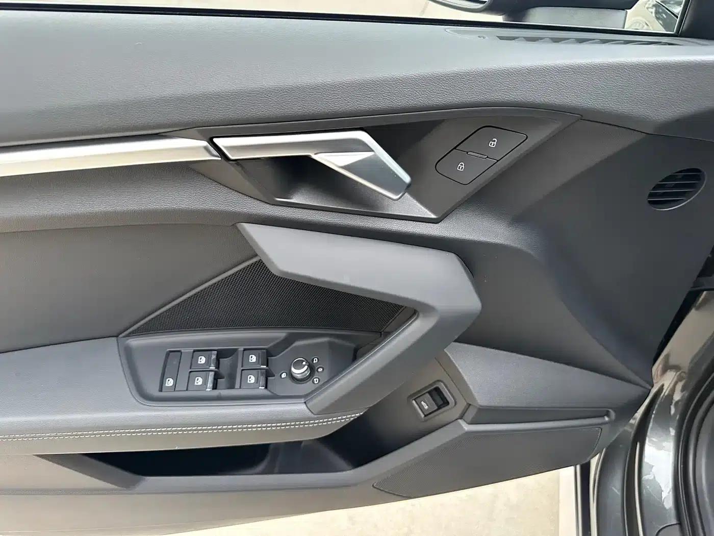 Audi A3 2023 Facelift Sportback 35 TFSI Fashion Sporty Model — миниатюра 4