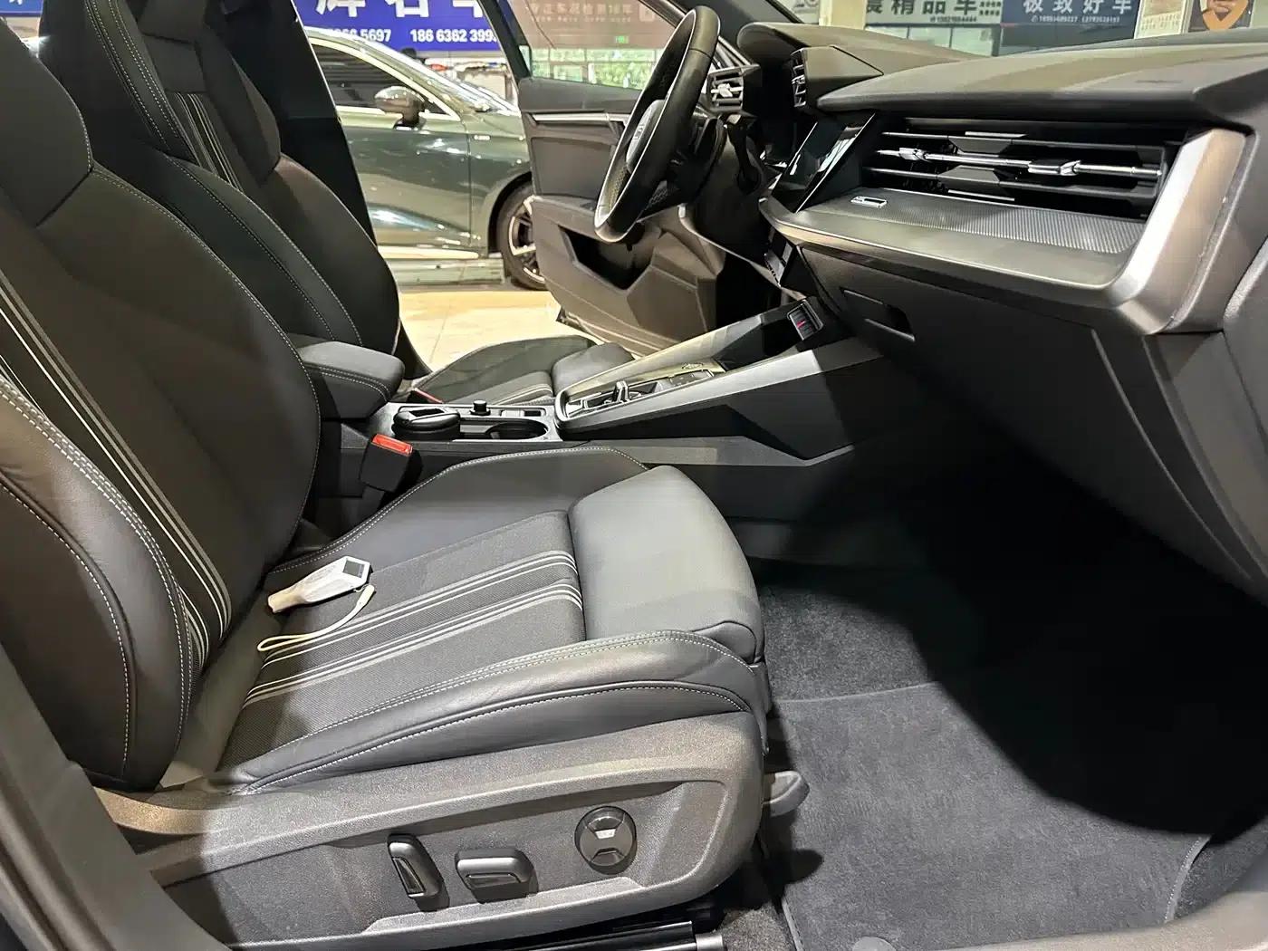 Audi A3 2023 Facelift Sportback 35 TFSI Fashion Sporty Model — миниатюра 11