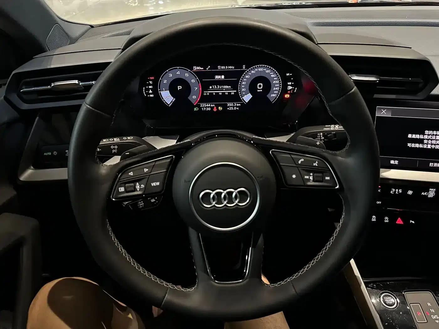 Audi A3 2023 Facelift Sportback 35 TFSI Fashion Sporty Model — миниатюра 5