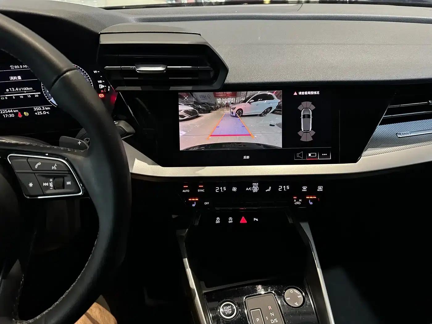 Audi A3 2023 Facelift Sportback 35 TFSI Fashion Sporty Model — миниатюра 6