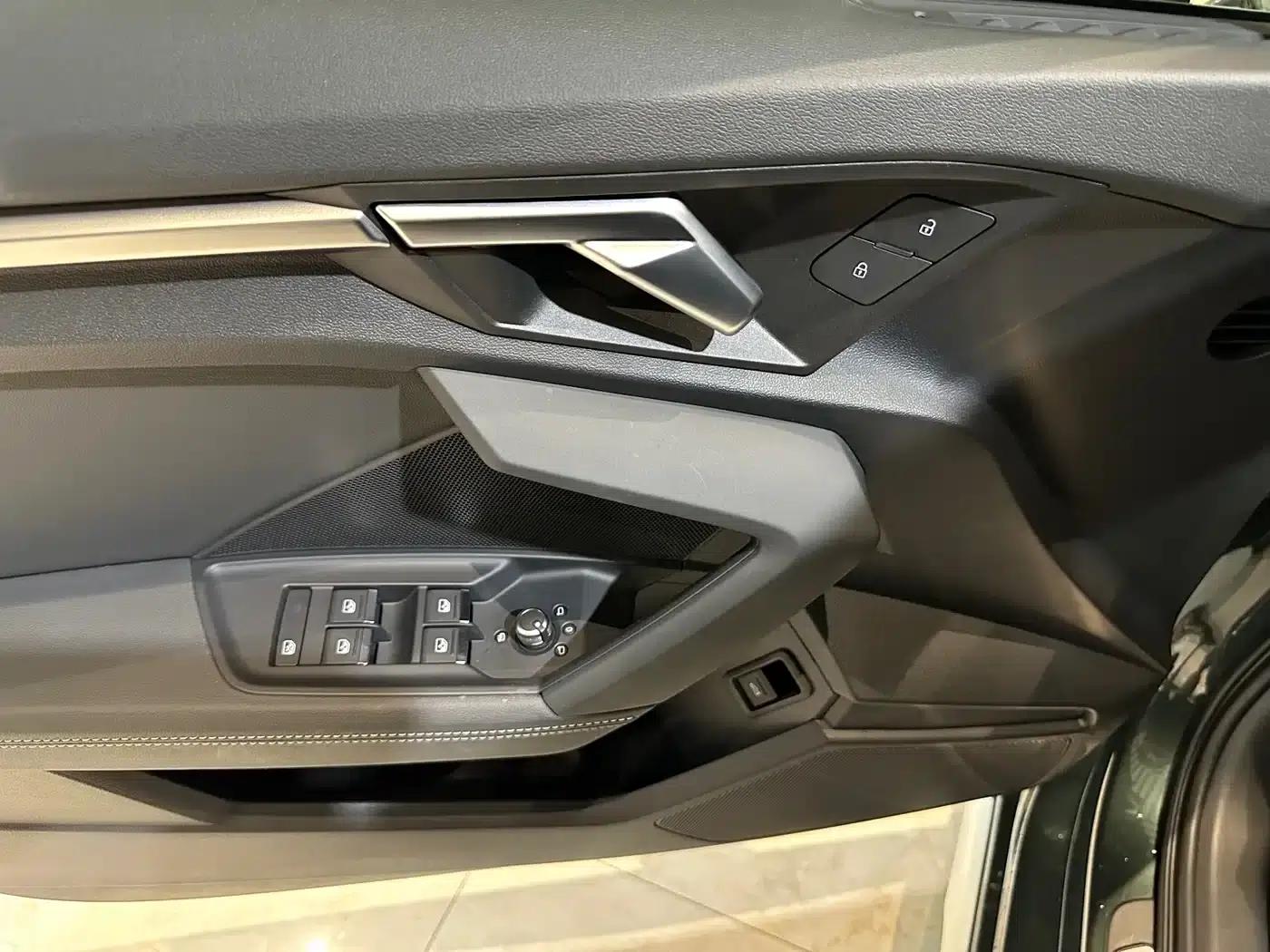 Audi A3 2023 Facelift Sportback 35 TFSI Fashion Sporty Model — миниатюра 7