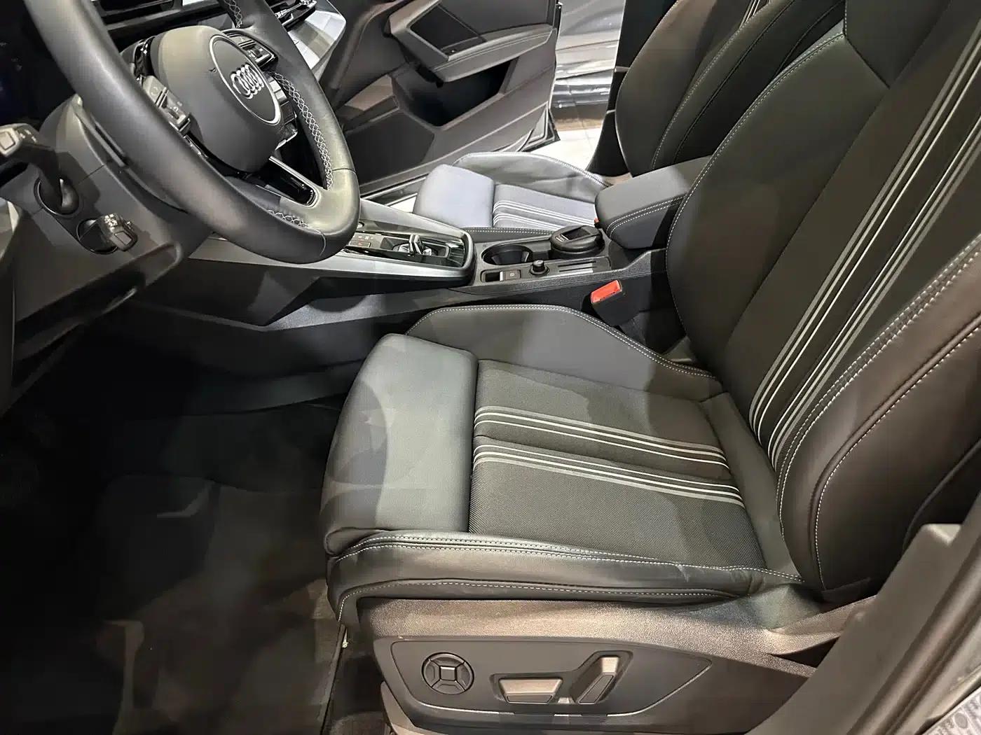 Audi A3 2023 Facelift Sportback 35 TFSI Fashion Sporty Model — миниатюра 8