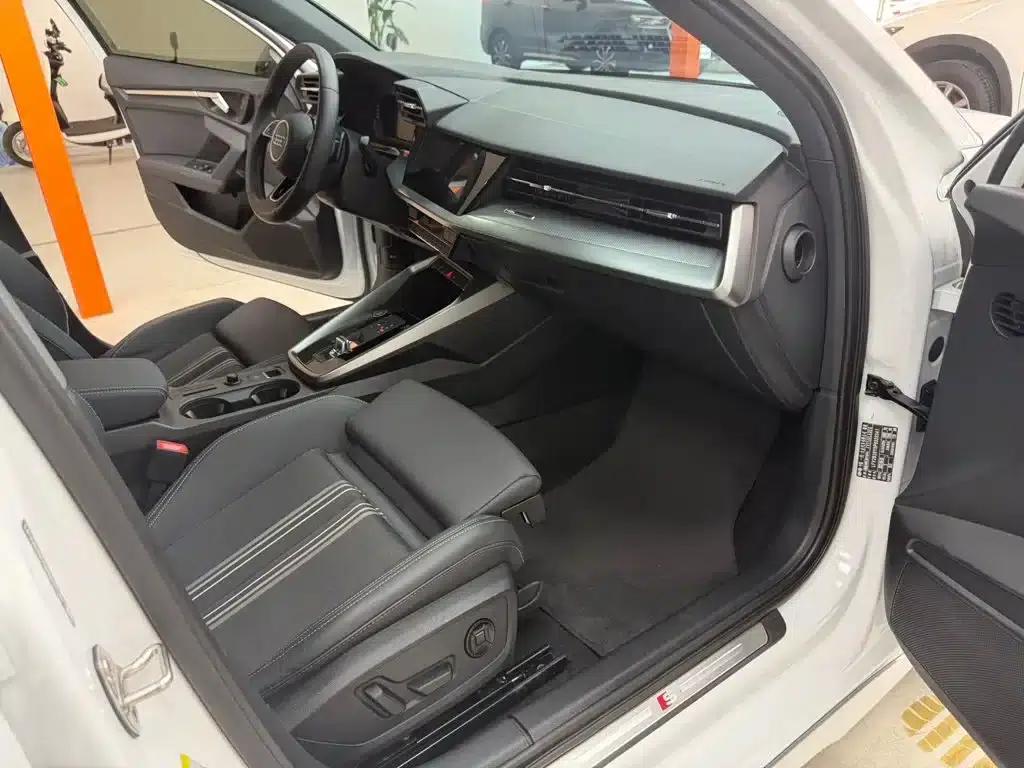 Audi A3 2023 Sportback 35 TFSI Fashion Sport — миниатюра 11