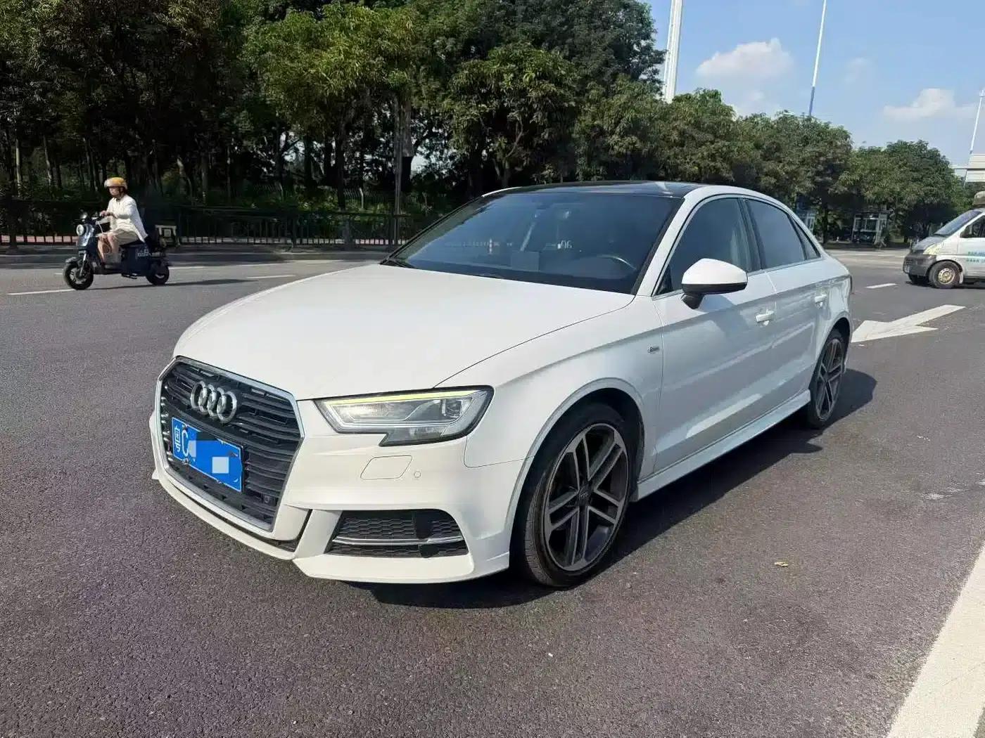 Audi A3 2018 30th Anniversary Edition Limousine 35 TFSI Sport — миниатюра 1