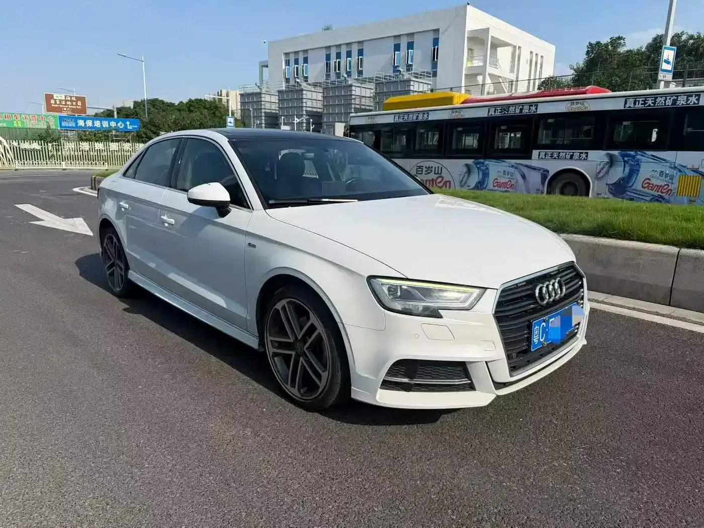 Audi A3 2018 30th Anniversary Edition Limousine 35 TFSI Sport — миниатюра 3