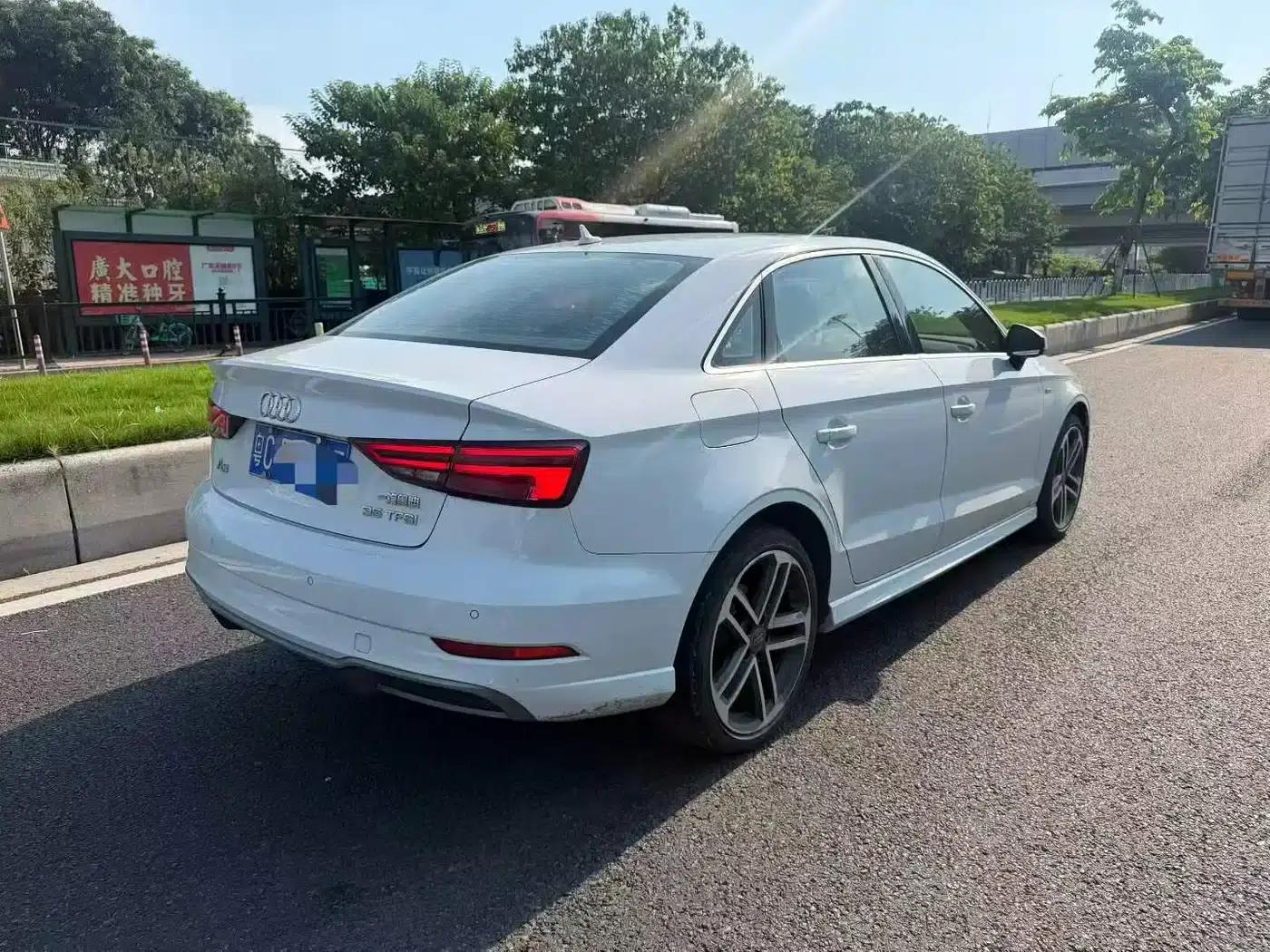Audi A3 2018 30th Anniversary Edition Limousine 35 TFSI Sport — миниатюра 4