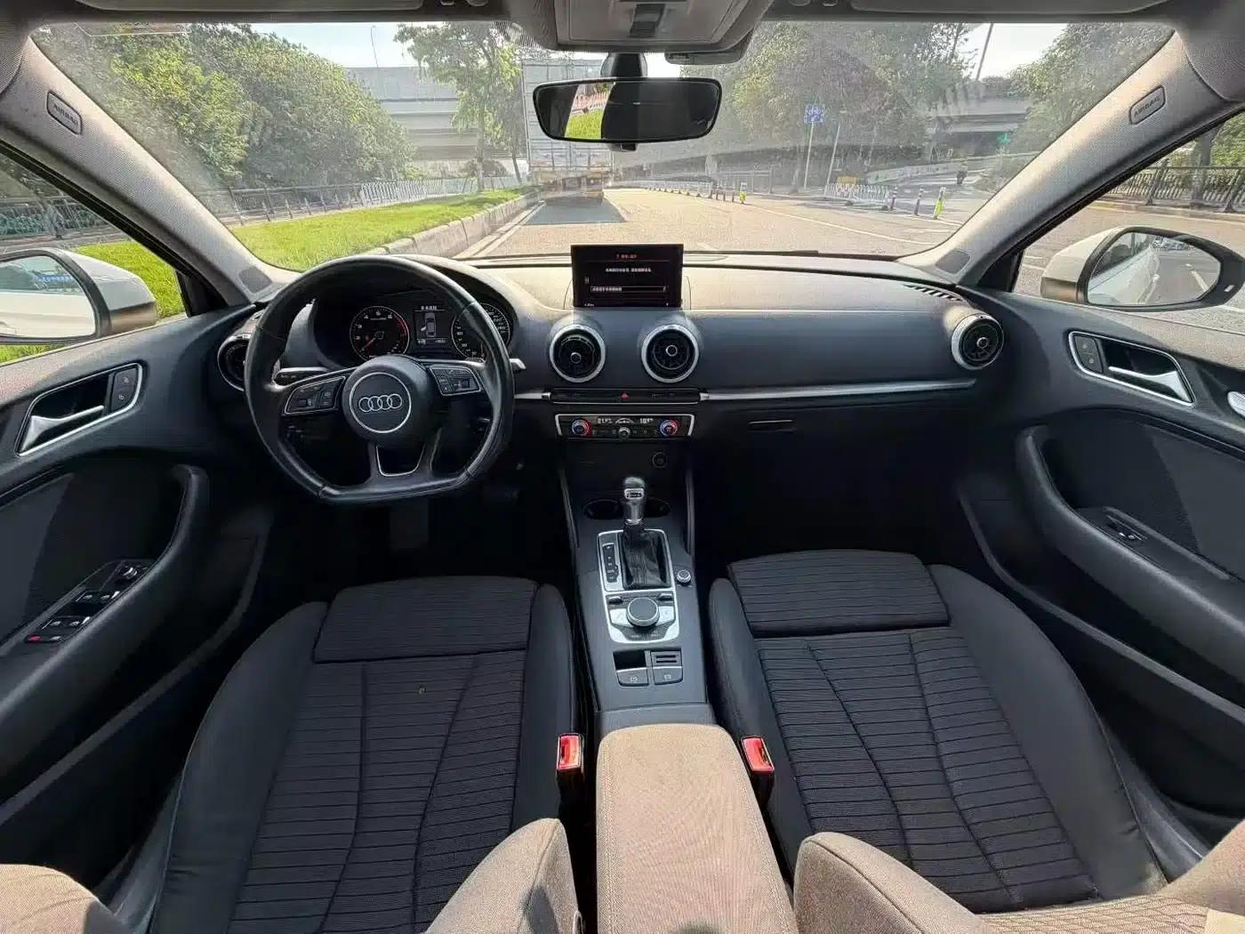 Audi A3 2018 30th Anniversary Edition Limousine 35 TFSI Sport — миниатюра 9