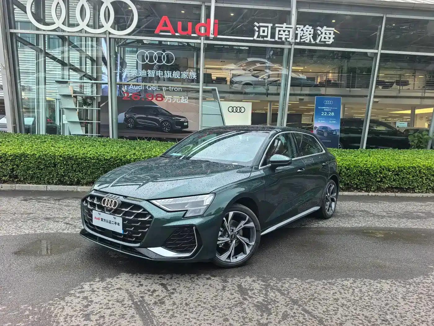 Audi A3 2026 Sportback 35TFSI Flying Spur Luxury Edition — миниатюра 1