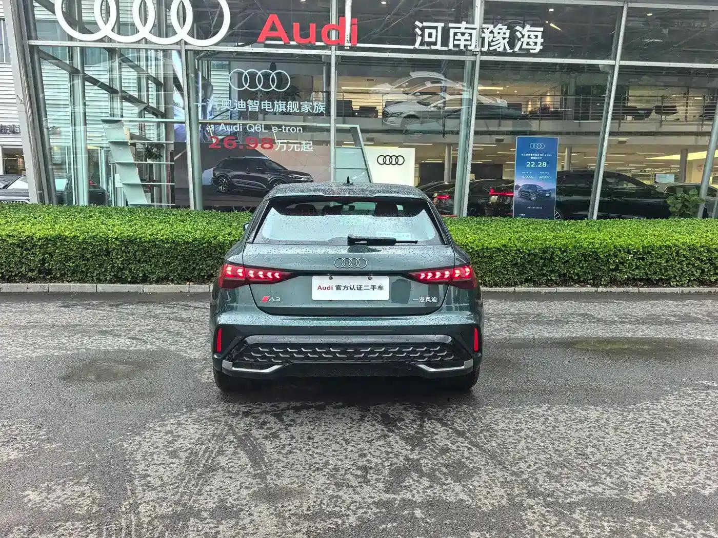 Audi A3 2026 Sportback 35TFSI Flying Spur Luxury Edition — миниатюра 2