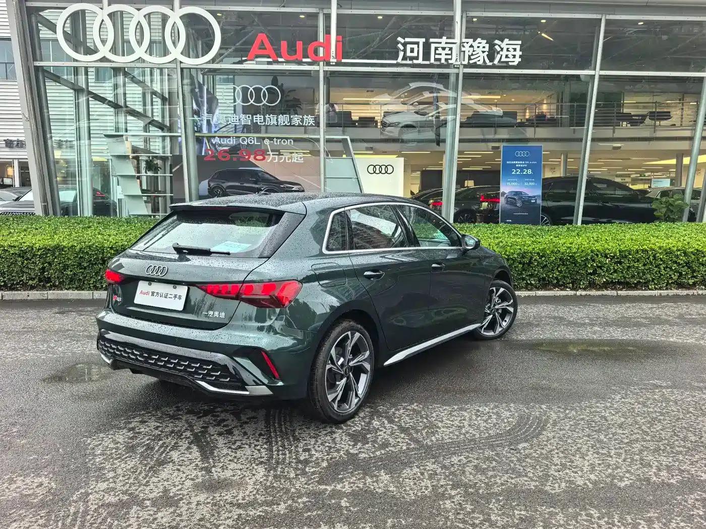 Audi A3 2026 Sportback 35TFSI Flying Spur Luxury Edition — миниатюра 3