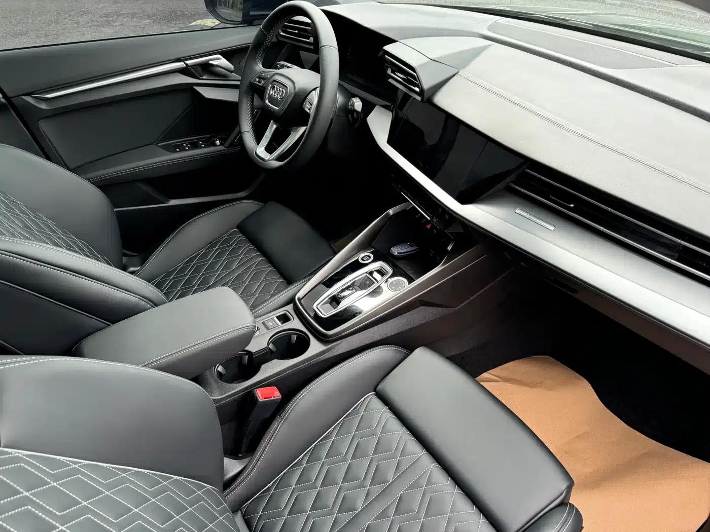 Audi A3 2025 A3L Limousine 35TFSI Flying Spur Luxury Edition + Luxury Package — миниатюра 11