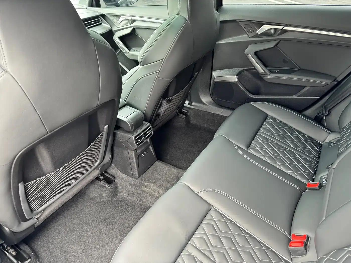Audi A3 2025 A3L Limousine 35TFSI Flying Spur Luxury Edition + Luxury Package — миниатюра 12