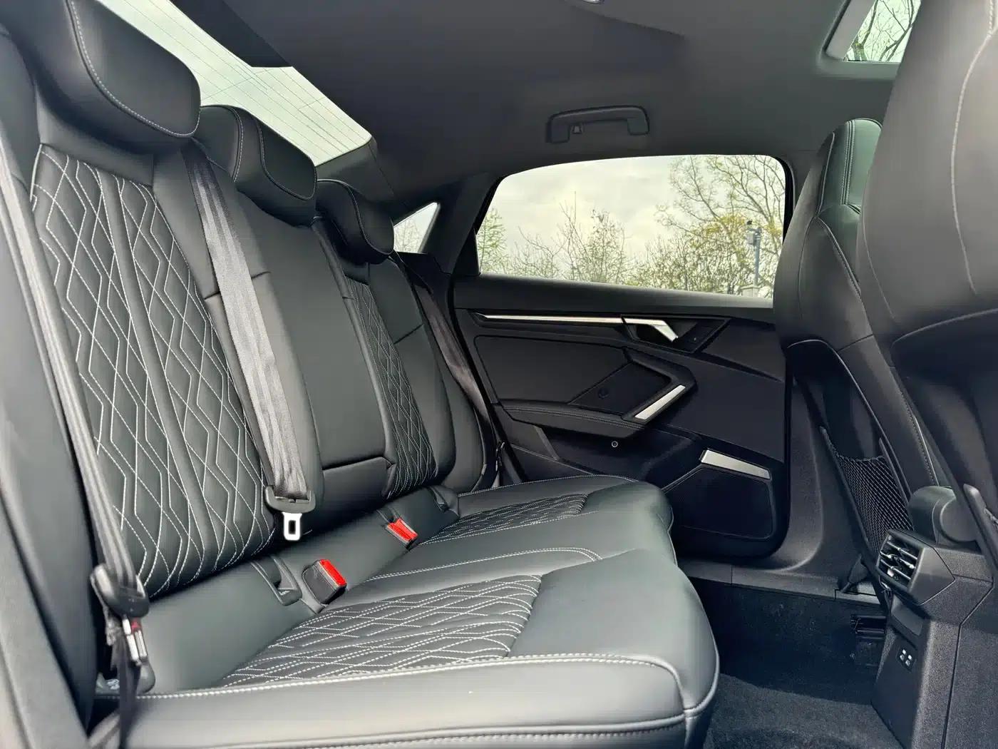 Audi A3 2025 A3L Limousine 35TFSI Flying Spur Luxury Edition + Luxury Package — миниатюра 14