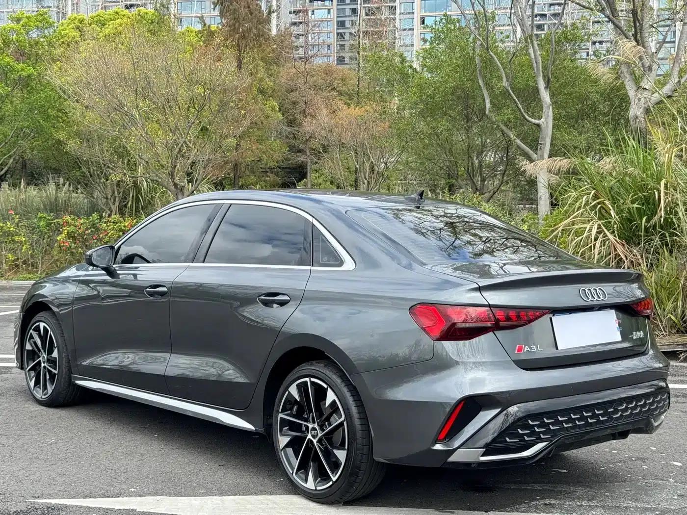 Audi A3 2025 A3L Limousine 35TFSI Flying Spur Luxury Edition + Luxury Package — миниатюра 16
