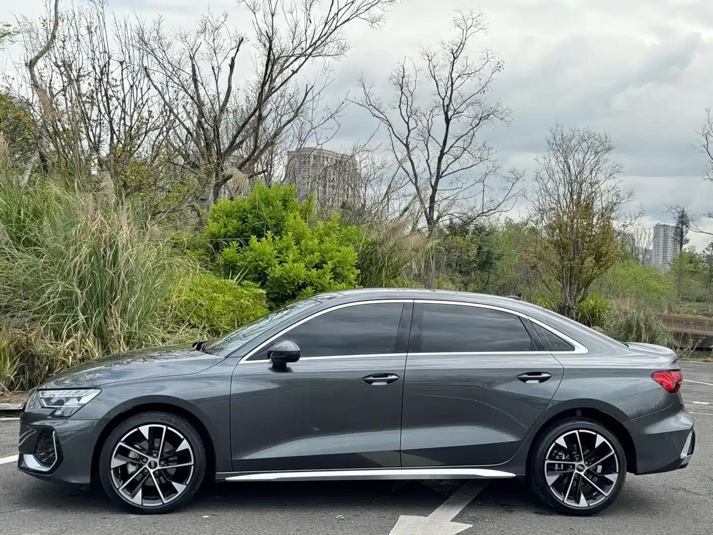 Audi A3 2025 A3L Limousine 35TFSI Flying Spur Luxury Edition + Luxury Package — миниатюра 19