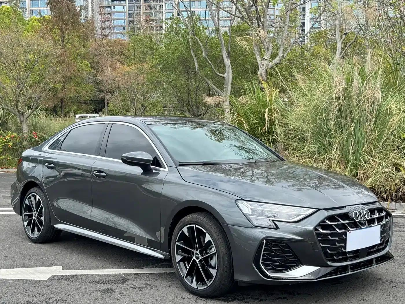 Audi A3 2025 A3L Limousine 35TFSI Flying Spur Luxury Edition + Luxury Package — миниатюра 3