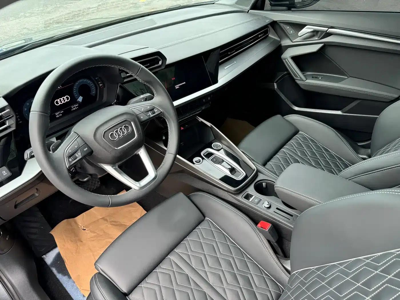 Audi A3 2025 A3L Limousine 35TFSI Flying Spur Luxury Edition + Luxury Package — миниатюра 6