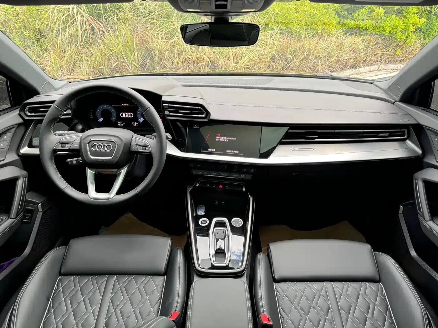 Audi A3 2025 A3L Limousine 35TFSI Flying Spur Luxury Edition + Luxury Package — миниатюра 7