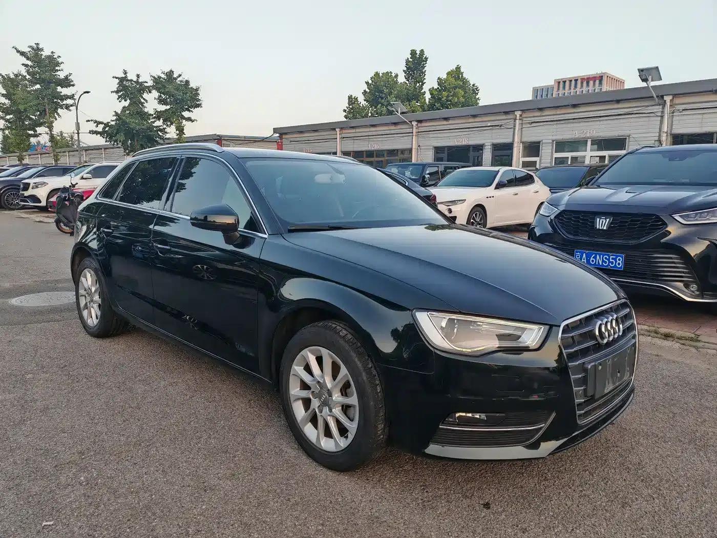 Audi A3 2015 Sportback 35 TFSI Millionth Anniversary Comfort Edition — миниатюра 3
