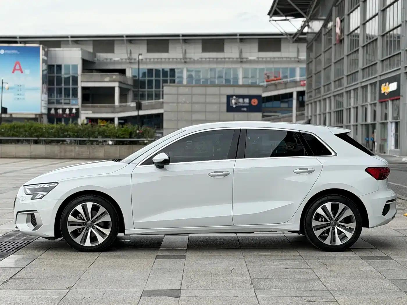 Audi A3 2021 Sportback 35 TFSI Progressive Elegance — миниатюра 7