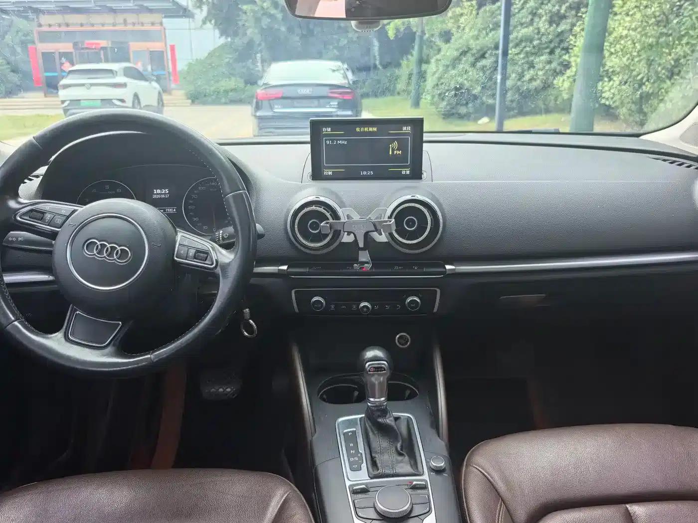 Audi A3 2014 Limousine 35 TFSI Automatic Comfort — миниатюра 8