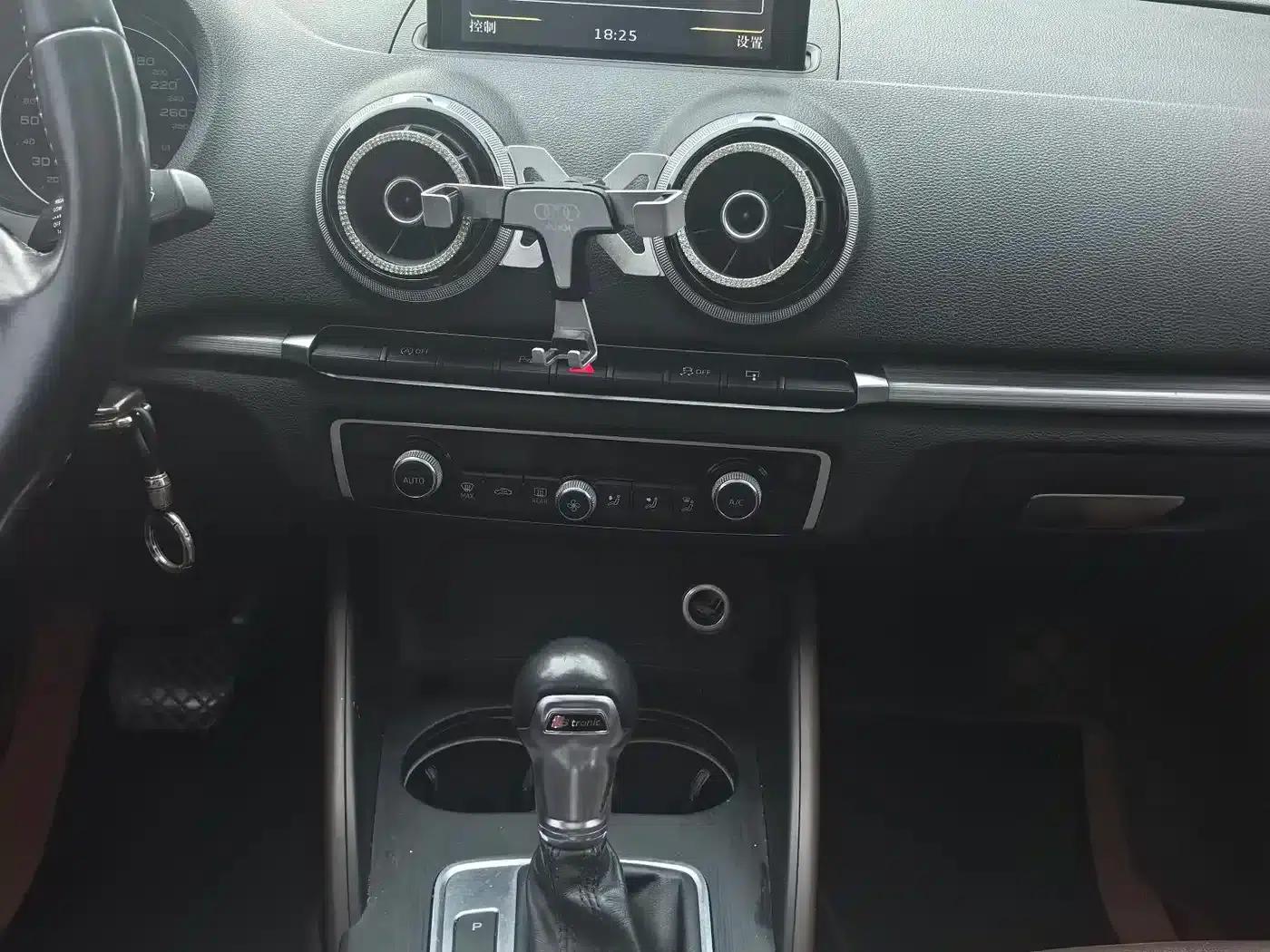 Audi A3 2014 Limousine 35 TFSI Automatic Comfort — миниатюра 9