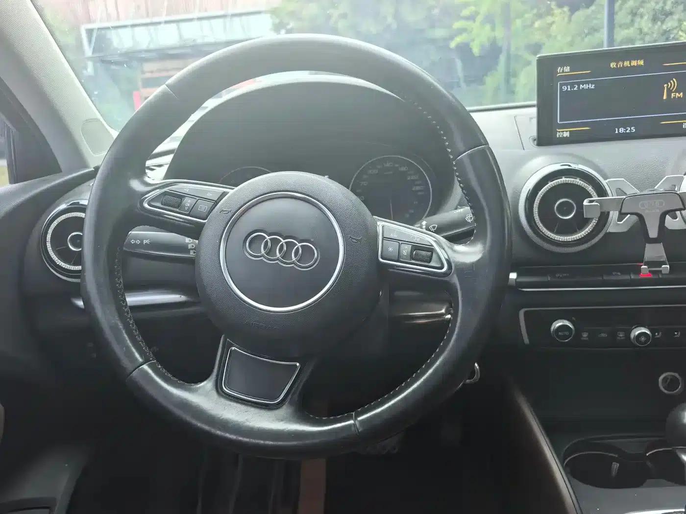 Audi A3 2014 Limousine 35 TFSI Automatic Comfort — миниатюра 10