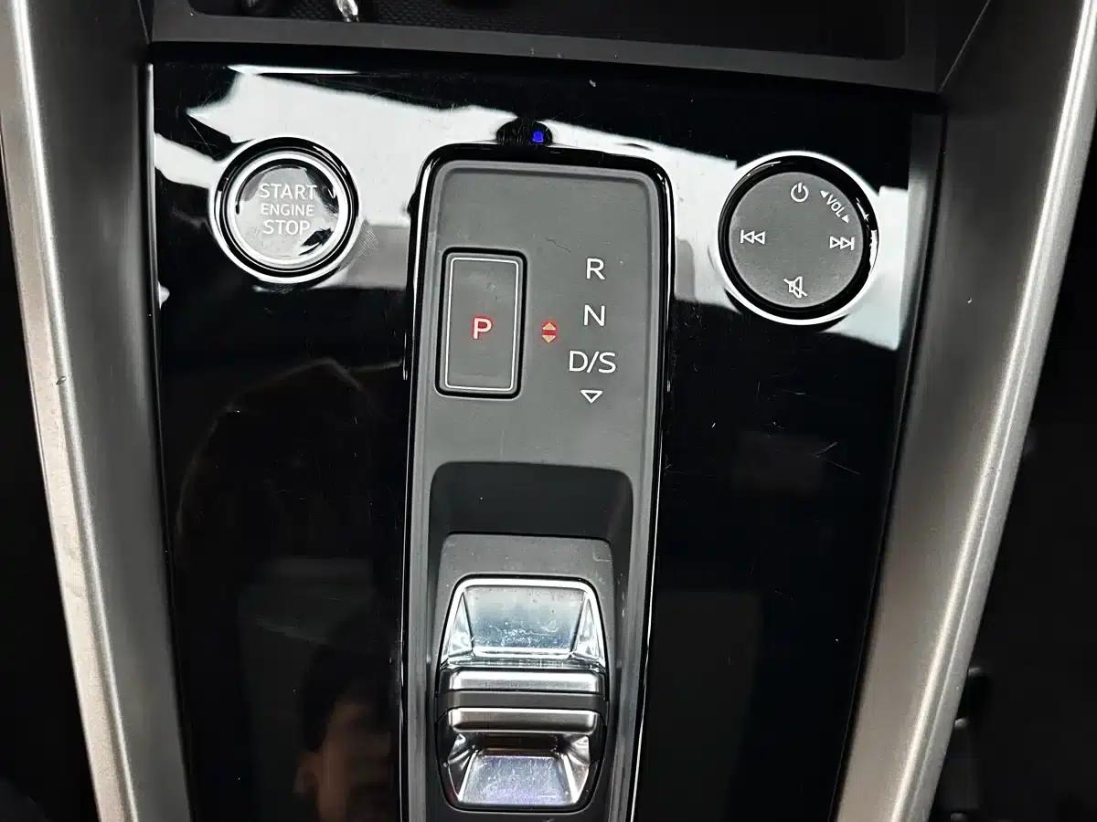 Audi A3 2023 Facelift A3L Limousine 35 TFSI Sporty Edition — миниатюра 14