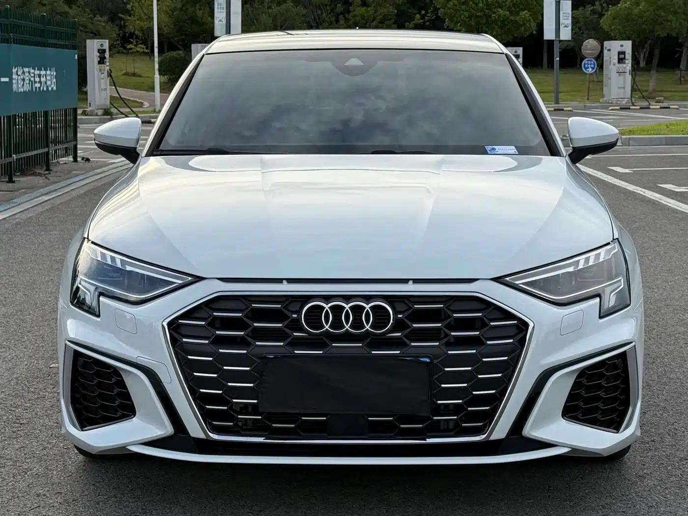Audi A3 2023 Facelift Sportback 35 TFSI Fashion Sporty Model — миниатюра 2