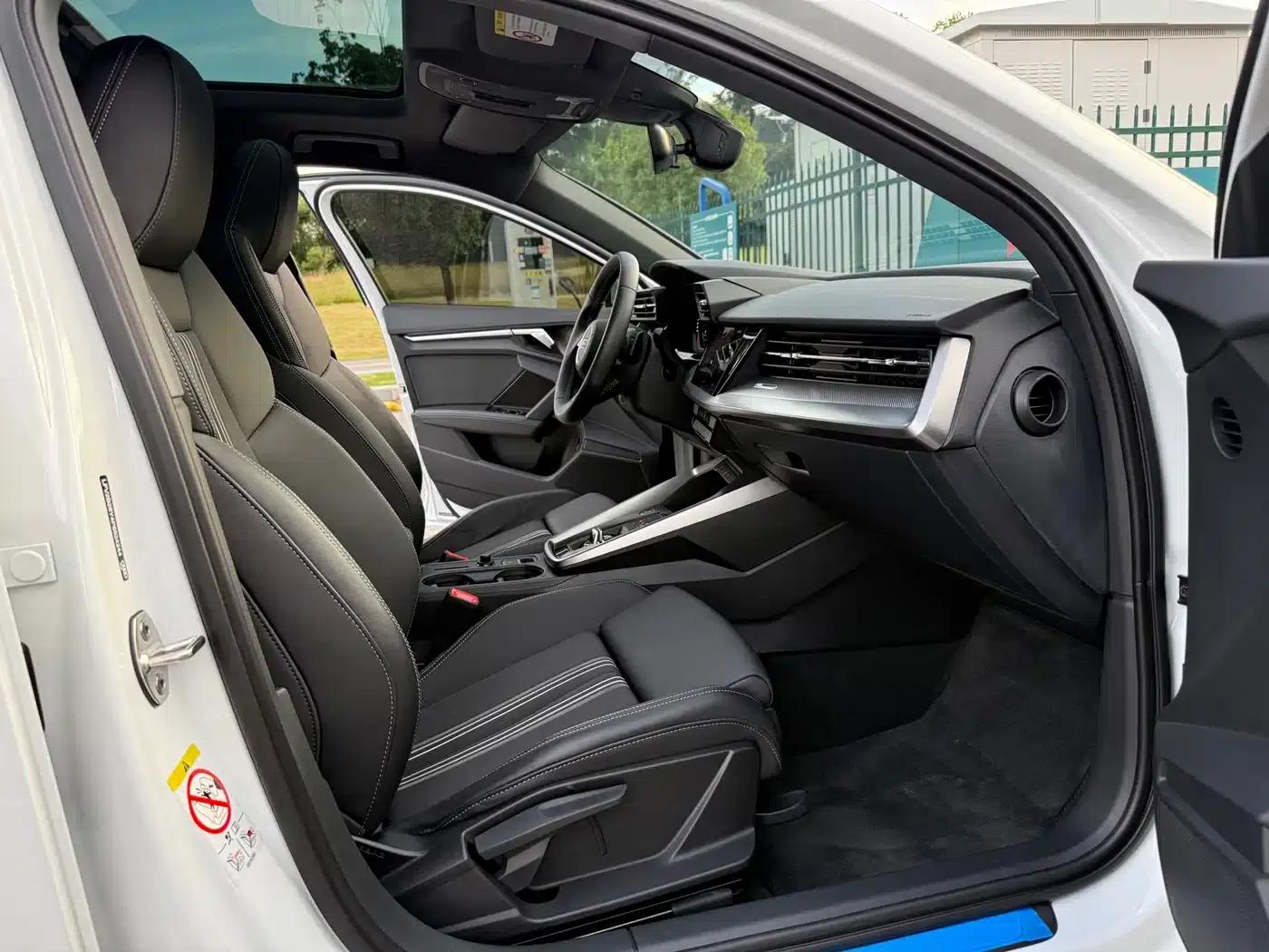 Audi A3 2023 Facelift Sportback 35 TFSI Fashion Sporty Model — миниатюра 11