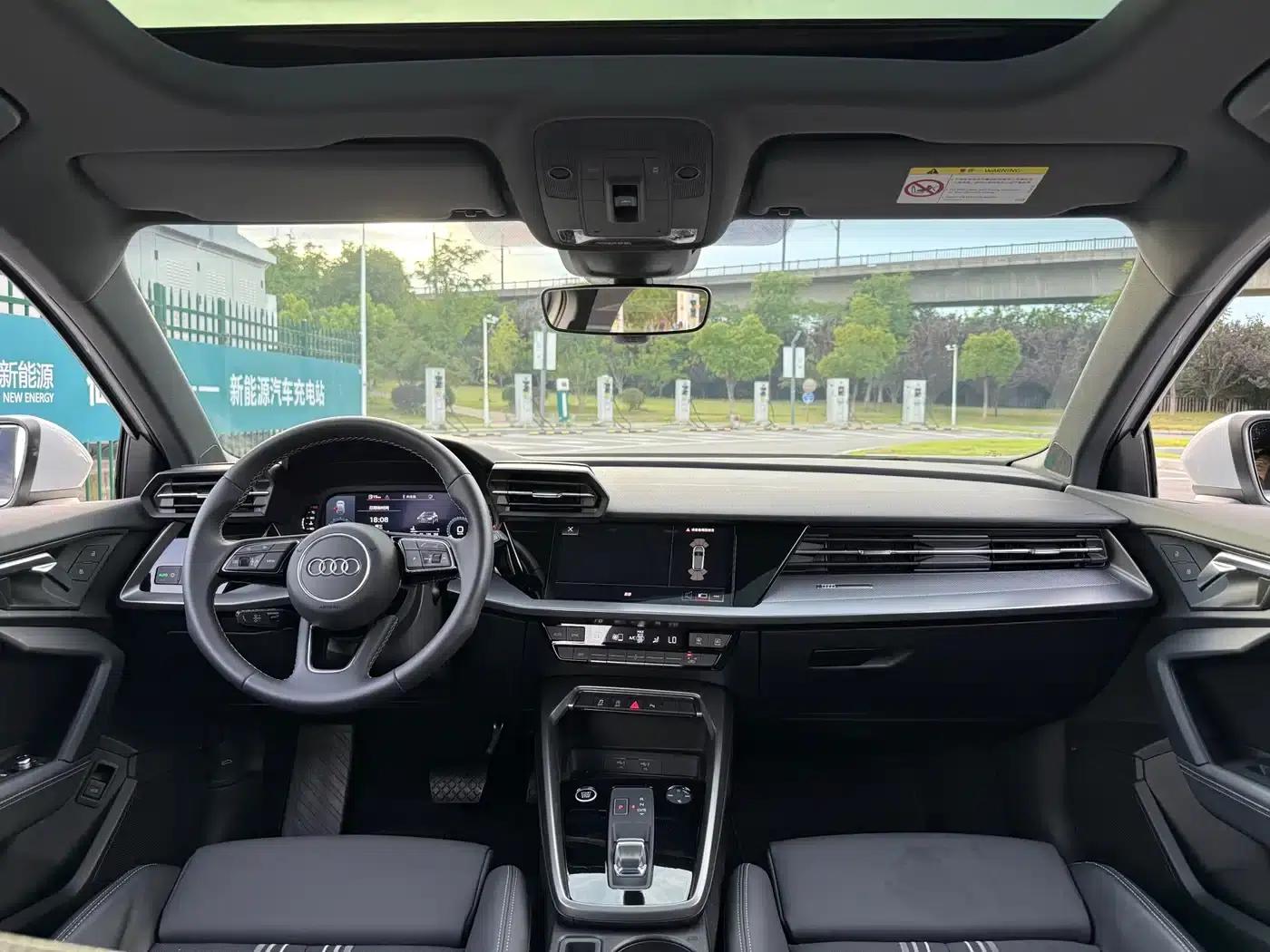 Audi A3 2023 Facelift Sportback 35 TFSI Fashion Sporty Model — миниатюра 13