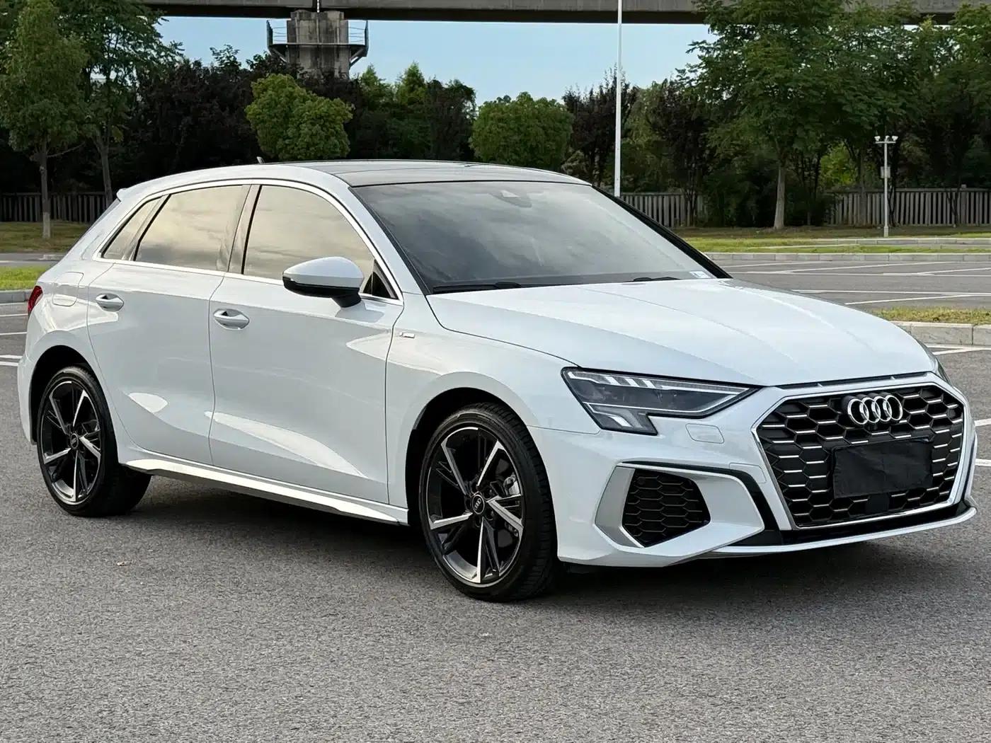 Audi A3 2023 Facelift Sportback 35 TFSI Fashion Sporty Model — миниатюра 3