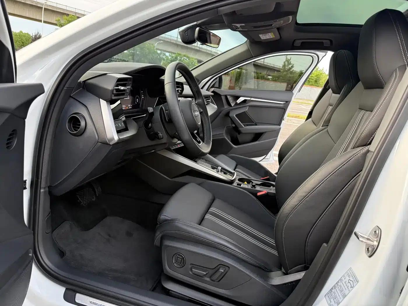 Audi A3 2023 Facelift Sportback 35 TFSI Fashion Sporty Model — миниатюра 9