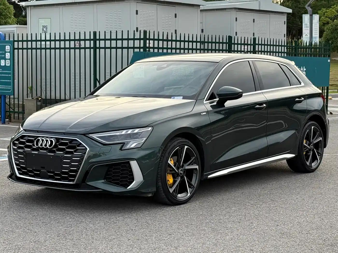 Audi A3 2023 Facelift Sportback 35 TFSI Fashion Sporty Model — миниатюра 1