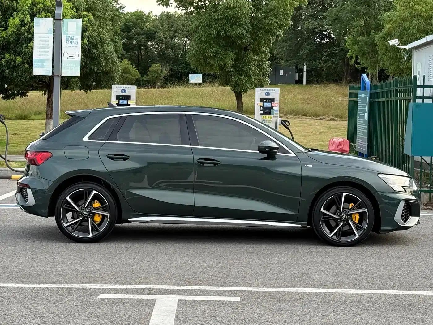 Audi A3 2023 Facelift Sportback 35 TFSI Fashion Sporty Model — миниатюра 4
