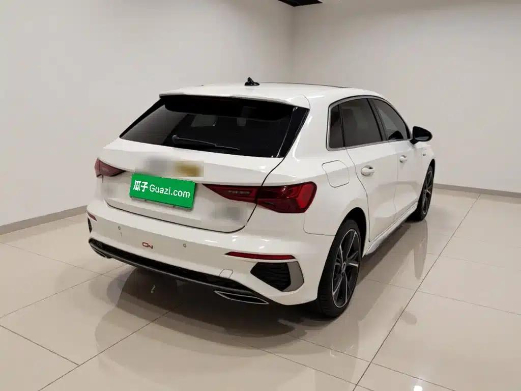 Audi A3 2023 Facelift Sportback 35 TFSI Fashion Sporty Model — миниатюра 4